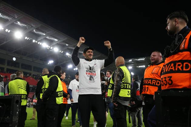 07 05 2026, xrekx, Football UEFA Europa League, SC Freiburg Sporting Braga v l Julian Schuster Trainer SC Freiburg Mannschaft, Spieler, jubeln nach Spielende, Team, Player, celebrate at the end of the match DFL DFB REGULATIONS PROHIBIT ANY USE OF PHOTOGRAPHS as IMAGE SEQUENCES and or QUASI VIDEO Freiburg