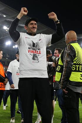 07 05 2026, xrekx, Football UEFA Europa League, SC Freiburg Sporting Braga v l Julian Schuster Trainer SC Freiburg Mannschaft, Spieler, jubeln nach Spielende, Team, Player, celebrate at the end of the match DFL DFB REGULATIONS PROHIBIT ANY USE OF PHOTOGRAPHS as IMAGE SEQUENCES and or QUASI VIDEO Freiburg