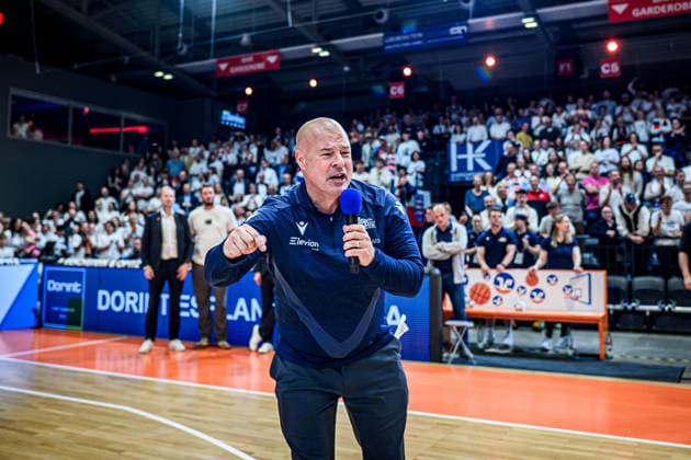easycredit BBL Basketball Bundesliga 2025 2026 33 Matchday 07 05 2026 Science City Jena vs MLP Academics Heidelberg Jena coach with the emotional speech to the hall after the successful class retention Sparkassen Arena