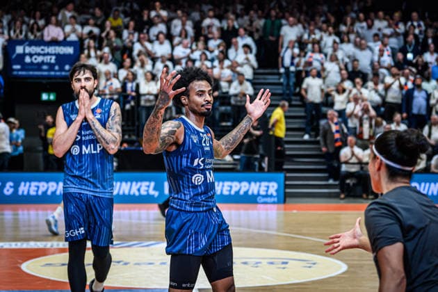 easycredit BBL Basketball Bundesliga 2025 2026 33 Matchday 07 05 2026 Science City Jena vs MLP Academics Heidelberg Disappointed and stunned, Michael Weathers in front, Erol Ersek behind, both Heidelberg at the relegation in Jena Sparkassen Arena