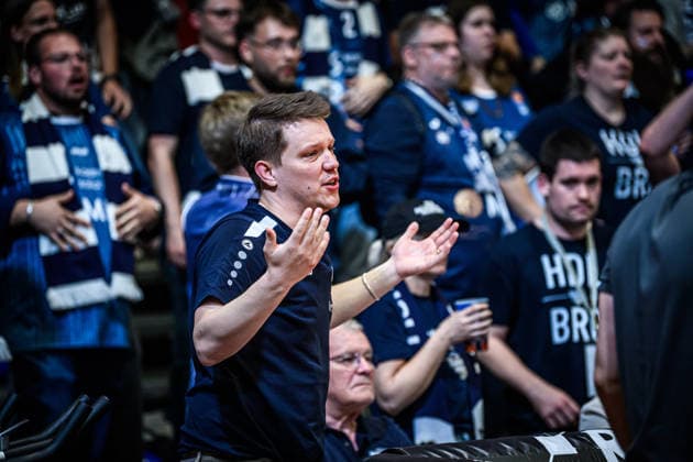 easycredit BBL Basketball Bundesliga 2025 2026 33 Matchday 07 05 2026 Science City Jena vs MLP Academics Heidelberg Heidelberg Head of Sport Alex Vogel disappointed, Portrait, Arms up Sparkassen Arena