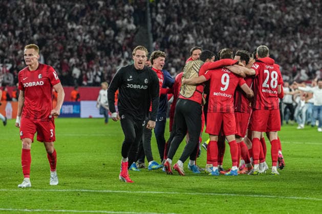 UEFA Europa League SC Freiburg vs Sporting Braga, 07 04 2026 Freiburg celebrating their place in the final UEFA Europa League SC Freiburg vs Sporting Braga, Europa Park Stadium, 07 04 2026 Copyright: xBEAUTIFULxSPORTS Boscox