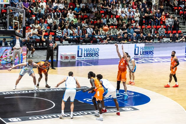 GER, easy Credit Basketball Bundesliga, Niners Chemnitz Frankfurt Skyliners 07 05 2026, Messe, Chemnitz, GER, easy Credit Basketball Bundesliga, Niners Chemnitz Frankfurt Skyliners Yordan Minchev Niners Chemnitz, 91 at a free throw Photo Alexander Trienitz Chemnitz Messe Sachsen Germany