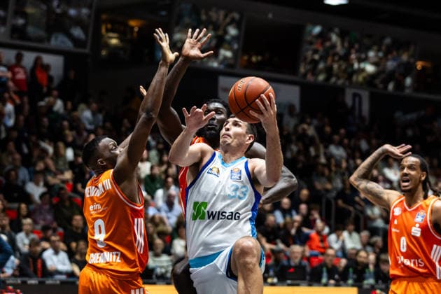 GER, easy Credit Basketball Bundesliga, Niners Chemnitz Frankfurt Skyliners 07 05 2026, Messe, Chemnitz, GER, easy Credit Basketball Bundesliga, Niners Chemnitz Frankfurt Skyliners Ryan Hawkins Frankfurt Skyliners 33 Photo Alexander Trienitz Chemnitz Messe Sachsen Germany