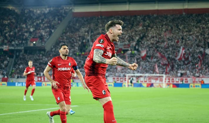 07 05 26 SC Freiburg SC Braga Germany, Freiburg, 07 05 2026, Football, Europa League, Season 2025 2026, Semi-final, SC Freiburg SC Braga Lukas Kübler SC Freiburg Cheering Goal 1 0 Kübler