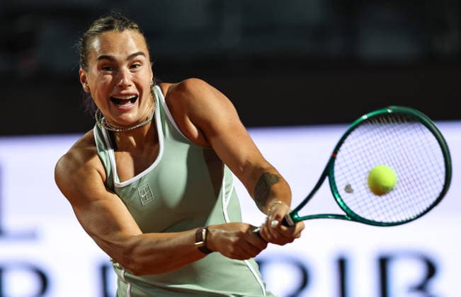 (260508) -- ROME, May 8, 2026 -- Aryna Sabalenka hits a return during the women s singles second round match between Aryna Sabalenka of Belarus and Barbora Krejcikova of the Czech Republic at the WTA, Tennis Damen Italian Open in Rome, Italy, May 7, 2026. ) (SP)ITALY-ROME-TENNIS-WTA-ITALIAN OPEN-WOMEN S SINGLES WangxKaiyan 