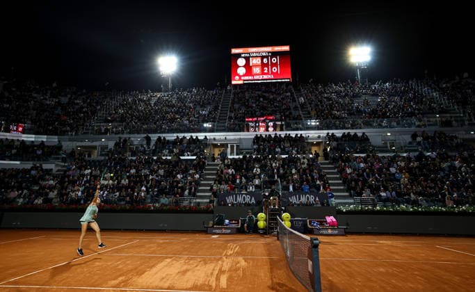 (260508) -- ROME, May 8, 2026 -- Aryna Sabalenka hits a return during the women s singles second round match between Aryna Sabalenka of Belarus and Barbora Krejcikova of the Czech Republic at the WTA, Tennis Damen Italian Open in Rome, Italy, May 7, 2026. ) (SP)ITALY-ROME-TENNIS-WTA-ITALIAN OPEN-WOMEN S SINGLES WangxKaiyan 