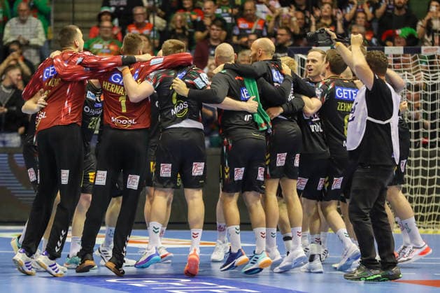 07 05 2026, xgox, Handball EHF Champions League 1 4 Final SC Magdeburg Pick Szeged v l Magdeburg Cheering about the victory, cheering after the end of the game Magdeburg