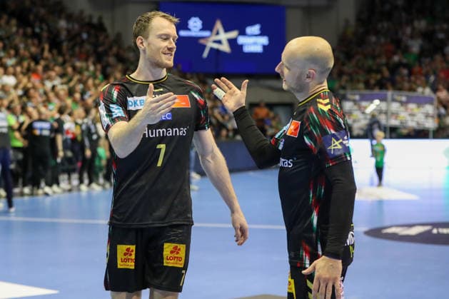 07 05 2026, xgox, Handball EHF Champions League 1 4 Final SC Magdeburg Pick Szeged v l Felix Claar Magdeburg, 7 , Daniel Pettersson Magdeburg, 11 Celebrating the victory, cheering after the end of the game Magdeburg