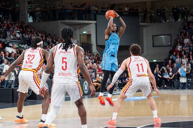 Leonard Thorpe Jr Veolia Towers Hamburg, 02 on throw, GER, Veolia Towers Hamburg vs Fitness First Wuerzburg Baskets, Basketball, BBL, Matchday 33, Season 2025 2026, 07 05 2026 GER, Veolia Towers Hamburg vs Fitness First Wuerzburg Baskets, Basketball, BBL, Matchday 33, Season 2025 2026, 07 05 2026 Hamburg Copyright: xEibner-Pressefoto MaxxVincenx EP_MVN