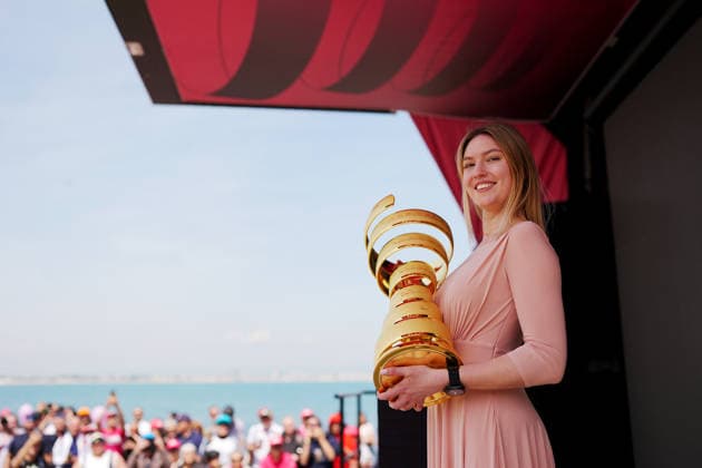 The trophy (trofeo senza fine) during Stage 1 of the Giro d™Italia, from Nessebar to Burgas, Bulgaria, Friday, May 8, 2026.  Copyright: xMassimoxPaolone LaPressex