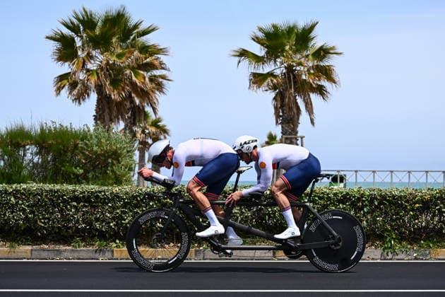 UCI Para Cycling Road World Cup: Round 3 Picture by Olly Hassell SWpix.com - 08 05 2026 - Cycling - UCI Para Cycling Road World Cup: Round 3 - Pescara, Abruzzo, Italy - Men B Individual Time Trial (ITT) Morgan Fice-Noyes piloted by Christopher Latham (Great Britain) Copyright: x xSWpix.comx(t axPhotographyxHubxLtd)xOllyxHassell SWpix.comx SWP-3030-13897