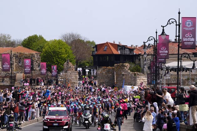 The pack rides cycles during Stage 1 of the Giro d™Italia, from Nessebar to Burgas, Bulgaria, Friday, May 8, 2026.  Copyright: xFabioxFerrari LaPressex