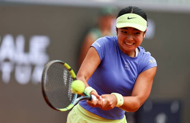 (260508) -- ROME, May 8, 2026 -- Alexandra Eala hits a return during the women s singles round of 64 match between Wang Xinyu of China and Alexandra Eala of the Philippines at the WTA, Tennis Damen Italian Open in Rome, Italy, May 8, 2026. ) (SP)ITALY-ROME-TENNIS-WTA-ITALIAN OPEN-WOMEN S SINGLES WangxKaiyan 