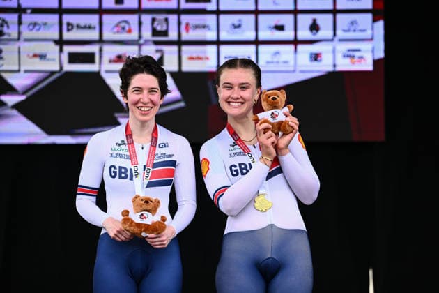 UCI Para Cycling Road World Cup: Round 3 Picture by Olly Hassell SWpix.com - 08 05 2026 - Cycling - UCI Para Cycling Road World Cup: Round 3 - Pescara, Abruzzo, Italy - Women B Individual Time Trial (ITT) Podium - Sophie Unwin piloted by Jenny Holl (Great Britain) receives the Gold Medal Copyright: x xSWpix.comx(t axPhotographyxHubxLtd)xOllyxHassell SWpix.comx SWP-3030-13934