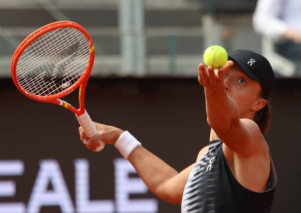 Sport Bilder des Tages May 8, 2026, Rome, Lazio, Italy: IGA SWIATEK of Poland during the match against C. McNally of USA in the second round of tennis tournament WTA, Tennis Damen 1000 Internazionali BNL Dâ€⠢Italia, Rome, Italy. Swiatek won 6:1, 6:7 (5-7), 6:3 Tennis, Internazionali BNL Dâ€⠢Italia 2026 - Iga Swiatek 6:1, 6:7 (5-7), 6:3 - ZUMAc278 20260508_zsp_c278_005 Copyright: xMarcinxCholewinskix