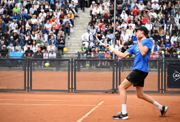 May 8, 2026, Rome: Jannik Sinner of Italy in action during a training session with Flavio Cobolli of Italy (not pictured) at the Italian Open tennis tournament in Rome, Italy, 08 May 2026. ANSA ETTORE FERRARI Italian Open Tennis Tournament  - ZUMAa110 20260508_zaf_a110_089 Copyright: xEttorexFerrarix