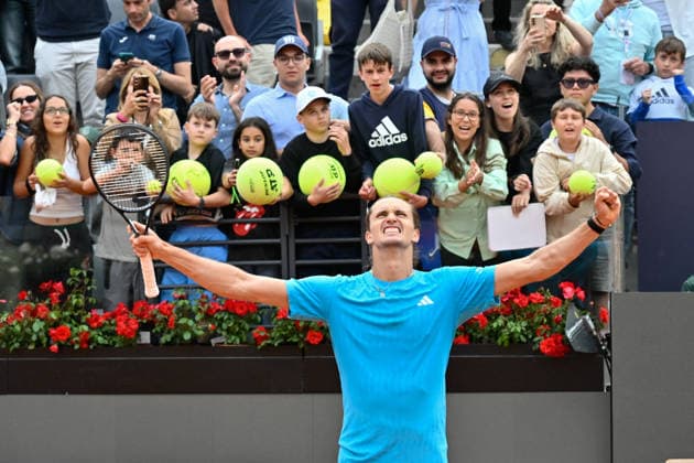 Foto IPP Cavaliere Emiliano. Roma 08 05 2026. Tennis Internazionali d Italia 2026. Nella foto: esuta Alexander Zverev. Italy Photo Press - World Copyright italy ITALY  Copyright: xR4924_italyphotopressx