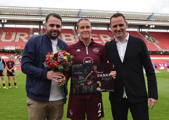 08 05 2026 Soccer Season 2025 2026 1 Womens Soccer Bundesliga 25 Matchday 1 FC Nürnberg FCN Club SGS Essen Sportfoto Zink DaMa xdaxmax Klara Svensson Senelius 2, 1 FC Nürnberg FCN Osman Cankaya Sporting Director 1 FC Nürnberg FCN Joti Chatzialexiou Board Sports 1 FC Nürnberg FCN farewell