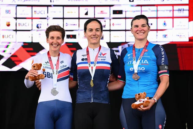 UCI Para Cycling Road World Cup: Round 3 Picture by Olly Hassell SWpix.com - 08 05 2026 - Cycling - UCI Para Cycling Road World Cup: Round 3 - Pescara, Abruzzo, Italy - Women C5 Individual Time Trial (ITT) - Margot Boulet (France) receives the Gold Medal, Crystal Lane-Wright (Great Britain) receives the Silver Medal and Claudia Cretti (Italy) receives the Bronze Medal Copyright: x xSWpix.comx(t axPhotographyxHubxLtd)xOllyxHassell SWpix.comx SWP-3030-13997