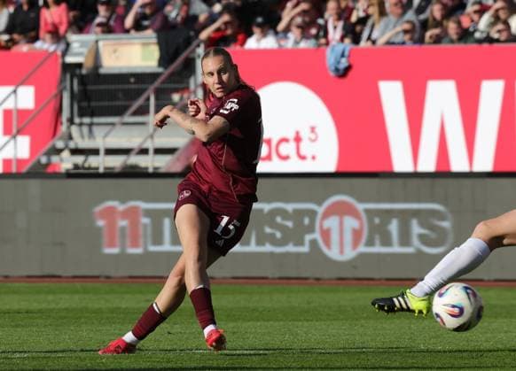08 05 2026 Soccer Season 2025 2026 1 Women Soccer Bundesliga 25 Matchday 1 FC Nuremberg FCN Club SGS Essen Sportfoto Zink DaMa xdaxmax Emöke Emoeke Papai 15, 1 FC Nuremberg FCN with shot on goal
