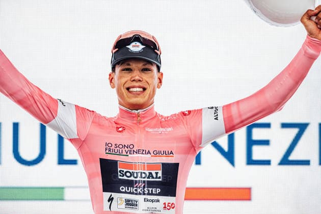 2026 Giro d Italia Stage 1 Picture by Zac Williams SWpix.com - 08 05 2026 - Cycling - 2026 Giro d Italia - Stage 1 - Nessebar to Burgas - Paul Magnier, Soudal Quickstep, wins Stage 1 and claims the first Pink Jersey. Copyright: x xSWpix.comx(t axPhotographyxHubxLtd)xZacxWilliams SWpix.comx SWP-2645