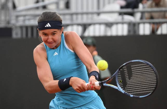 May 8, 2026, Roma: Nikola Bartunkova of Czechia in action during her women s singles match against Tyra Caterina Grant of Italy (not pictured) at the Italian Open tennis tournament in Rome, Italy, 08 May 2026. ANSA ALESSANDRO DI MEO Italian Open Tennis Tournament  - ZUMAa110 20260508_zaf_a110_107 Copyright: xAlessandroxDixMeox