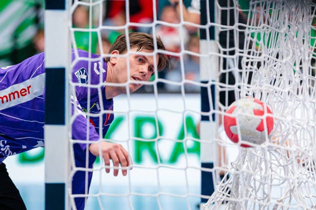 Malte Semisch GWD Minden, 01 must reach behind himself GER, GWD Minden vs Bergischer HC, Handball, 1 Bundesliga, 31 Matchday, Season 2025 2026, 08 05 2026 GER, GWD Minden vs Bergischer HC, Handball, 1 Bundesliga, 31 Matchday, Season 2025 2026, 08 05 2026 Minden Copyright: xEibner-Pressefoto JanxRollingerx EP_JSK
