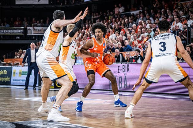 1 Basketball Bundesliga, easyCredit BBL, Season 2025 2026, Men, Main Round, 33 Matchday, 08 05 2026, RASTA Vechta Rostock Seawolves Malik Parsons 3 RASTA Vechta in action Vechta RASTA Dome Lower Saxony Germany