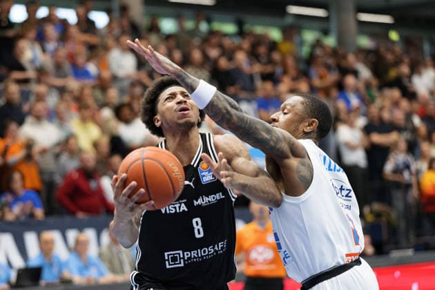 Demarcus Demonia Bamberg, 8 , Charles Callison MBC, 23 , Syntainics MBC vs BMA365 Bamberg Baskets, Basketball, 1 Bundesliga, Men, 33 Matchday, Season 2025 26, 08 05 2026 Weißenfels Stadthalle Sachsen Anhalt Germany