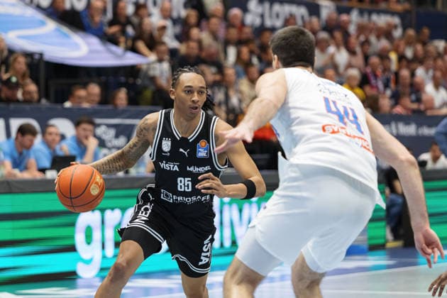 Austin Crowley Bamberg, 85 , Jure Planinic MBC, 44 , Syntainics MBC vs BMA365 Bamberg Baskets, Basketball, 1 Bundesliga, Men, 33 Matchday, Season 2025 26, 08 05 2026 Weißenfels Stadthalle Sachsen Anhalt Germany