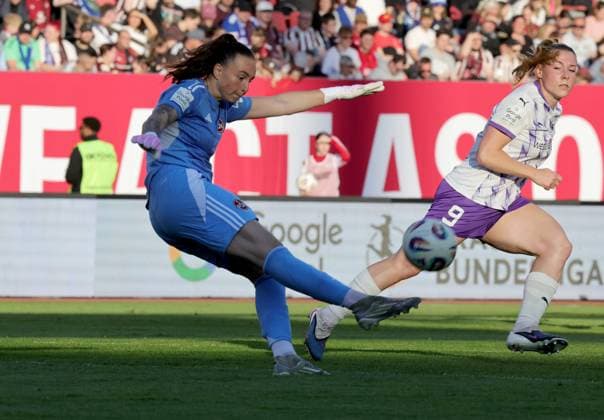08 05 2026 Soccer Season 2025 2026 1 Women Soccer Bundesliga 25 Matchday 1 FC Nuremberg FCN Club SGS Essen Sportfoto Zink DaMa xdaxmax Lourdes Carmen Romero Grzondziel 25, 1 FC Nuremberg FCN knocks ball down