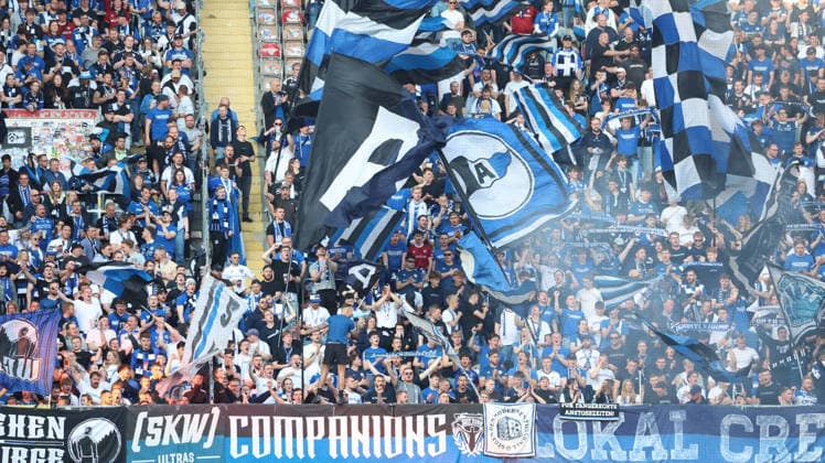 08 05 2026, xrekx, Soccer 2 Bundesliga, 1 FC Kaiserslautern Arminia Bielefeld v l Bielefeld Fans ,Atmosphere, Scarves, Ultras, Spectators, Visitors, Choreo, Choreography, atmosphere, scarves, spectators, visitors DFL DFB REGULATIONS PROHIBIT ANY USE OF PHOTOGRAPHS as IMAGE SEQUENCES and or QUASI VIDEO Kaiserslautern