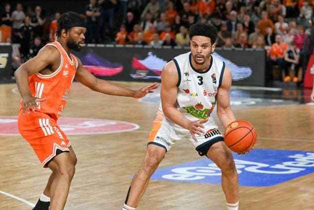 Dominic Lockhart Rostock Seawolves, 03 vs Lloyd Pandi RASTA Vechta, 41 RASTA Vechta vs Rostock Seawolves, easyCredit Basketball Bundesliga, 33 Matchday, Season 2025 2026, 08 05 2026, RASTA Vechta vs Rostock Seawolves, easyCredit Basketball Bundesliga, 33 Matchday, Season 2025 2026, 08 05 2026 Vechta Copyright: xEibner-Pressefoto RobertxGertzenx EP_RGN