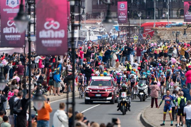 Giro D Italia 1-st Stage - Nessebar - Burgas Cyclists pass by the mill of Nessebar during the official start of the 109th Giro d Italia in Nessebar, Bulgaria, on May 8, 2026. Nessebar Bulgaria  Copyright: xHristoxRusevx originalFilename:rusev-notitle260508_np1wr.jpg