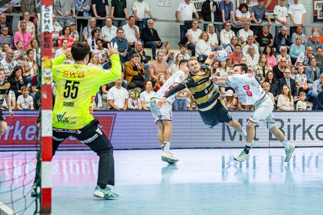 2 Handball Bundesliga TV Hüttenberg HC Elbflorenz Dresden, 08 05 26 Anton Preußner HC Elbflorenz Dresden, 13 , Yahav Shamir TV Hüttenberg, 55 , Philipp Schwarz TV Hüttenberg, 3 , Lasse Ohl TV Hüttenberg, 11 2 Handball Bundesliga TV Hüttenberg HC Elbflorenz Dresden Hüttenberg, 08 05 26 Copyright: xBEAUTIFULxSPORTS Roeczeyx