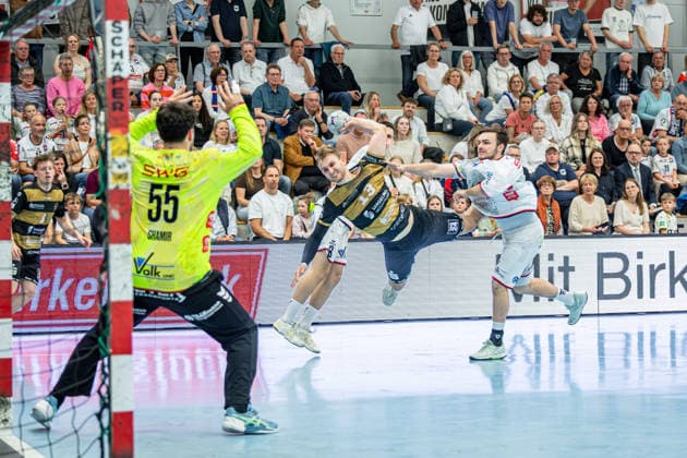 2 Handball Bundesliga TV Hüttenberg HC Elbflorenz Dresden, 08 05 26 Anton Preußner HC Elbflorenz Dresden, 13 , Lasse Ohl TV Hüttenberg, 11 , Philipp Schwarz TV Hüttenberg, 3 , Yahav Shamir TV Hüttenberg, 55 2 Handball Bundesliga TV Hüttenberg HC Elbflorenz Dresden Hüttenberg, 08 05 26 Copyright: xBEAUTIFULxSPORTS Roeczeyx