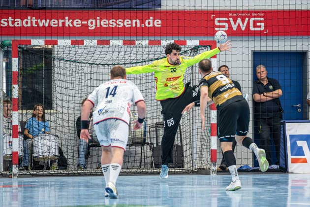 2 Handball Bundesliga TV Hüttenberg HC Elbflorenz Dresden, 08 05 26 Yahav Shamir TV Hüttenberg, 55 , Moritz Zörb TV Hüttenberg, 14 , Julius Dierberg HC Elbflorenz Dresden, 9 2 Handball Bundesliga TV Hüttenberg HC Elbflorenz Dresden Hüttenberg, 08 05 26 Copyright: xBEAUTIFULxSPORTS Roeczeyx