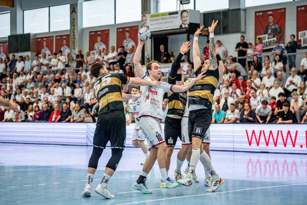 2 Handball Bundesliga TV Hüttenberg HC Elbflorenz Dresden, 08 05 26 Paul Ohl TV Hüttenberg, 10 , Timo Löser HC Elbflorenz Dresden, 55 , 2 Handball Bundesliga TV Hüttenberg HC Elbflorenz Dresden Hüttenberg, 08 05 26 Copyright: xBEAUTIFULxSPORTS Roeczeyx
