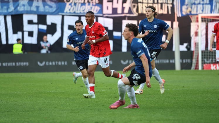08 05 2026, xrekx, Soccer 2 Bundesliga, 1 FC Kaiserslautern Arminia Bielefeld v l David Schramm 1 FC Kaiserslautern DFL DFB REGULATIONS PROHIBIT ANY USE OF PHOTOGRAPHS as IMAGE SEQUENCES and or QUASI VIDEO Kaiserslautern