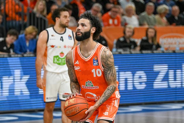 Tevin Brown RASTA Vechta, 10 on free throw RASTA Vechta vs Rostock Seawolves, easyCredit Basketball Bundesliga, 33 Matchday, Season 2025 2026, 08 05 2026, RASTA Vechta vs Rostock Seawolves, easyCredit Basketball Bundesliga, 33 Matchday, Season 2025 2026, 08 05 2026 Vechta Copyright: xEibner-Pressefoto RobertxGertzenx EP_RGN