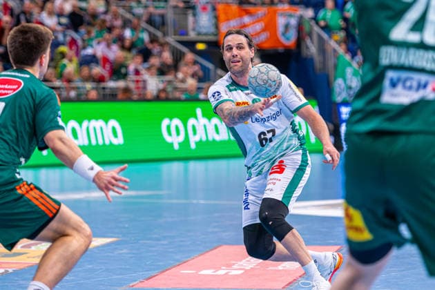 Dean BombaÄ SC DHfK Leipzig, No. 67 v l , TSV Hannover Burgdorf green against SC DHfK Leipzig white on matchday 31 of the 2025 2026 season in the DAIKIN Handball Bundesliga 08 05 2026, ZAG Arena Hannover, GER , Copyright: xJanxGuentherx xTSVxHannover-Burgdorfx