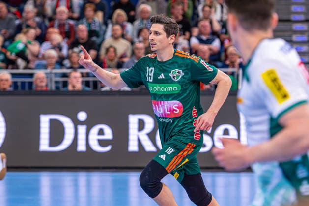 Marius Steinhauser TSV Hannover Burgdorf, No. 19 v l , TSV Hannover Burgdorf green against SC DHfK Leipzig white on matchday 31 of the 2025 2026 season in the DAIKIN Handball Bundesliga 08 05 2026, ZAG Arena Hannover, GER , Copyright: xJanxGuentherx xTSVxHannover-Burgdorfx