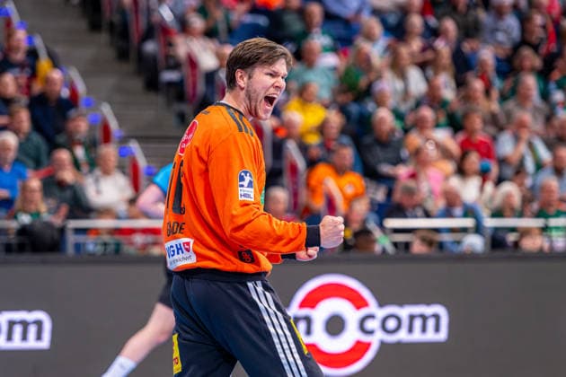 Simon Gade TSV Hannover Burgdorf, No. 16 v l , TSV Hannover Burgdorf green against SC DHfK Leipzig white on matchday 31 of the 2025 2026 season in the DAIKIN Handball Bundesliga 08 05 2026, ZAG Arena Hannover, GER , Copyright: xJanxGuentherx xTSVxHannover-Burgdorfx