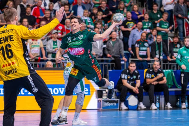 Marius Steinhauser TSV Hannover Burgdorf, No. 19 v l , TSV Hannover Burgdorf green against SC DHfK Leipzig white on matchday 31 of the 2025 2026 season in the DAIKIN Handball Bundesliga 08 05 2026, ZAG Arena Hannover, GER , Copyright: xJanxGuentherx xTSVxHannover-Burgdorfx