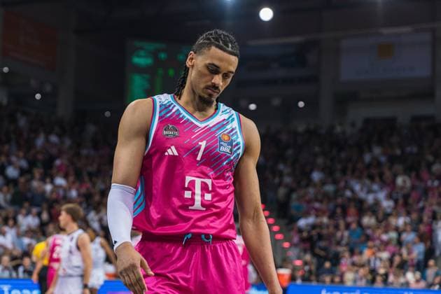 Jonathan BÄHRE 1 Telekom Baskets Bonn on the pitch on matchday 33 of the EasyCredit BBL between Telekom Baskets Bonn and VET Concept Gladiators Trier in Bonn 08 05 2026, Bonn, Telekom Dome Copyright: xFeyzullahxGökalp feyzofsportsx