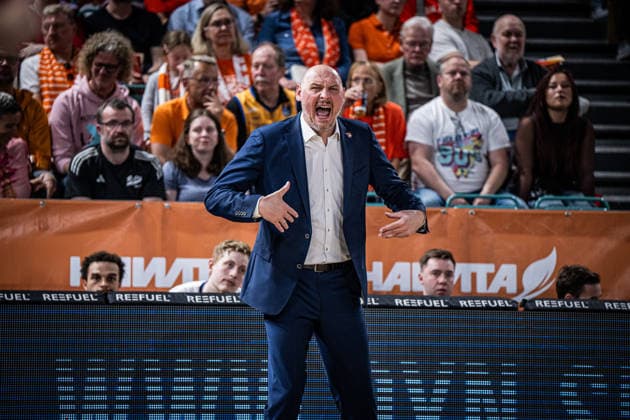 1 Basketball Bundesliga, easyCredit BBL, Season 2025 2026, Men, Main Round, Matchday 33, 08 05 2026, RASTA Vechta Rostock Seawolves Przemyslaw Frasunkiewicz Head Coach Rostock Seawolves during the game Vechta RASTA Dome Lower Saxony Germany