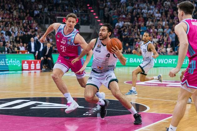 Clay Guillozet 4 Vet Concept Gladiators Trier with attack on basket on matchday 33 of the EasyCredit BBL between Telekom Baskets Bonn and VET Concept Gladiators Trier in Bonn 08 05 2026, Bonn, Telekom Dome Copyright: xFeyzullahxGökalp feyzofsportsx