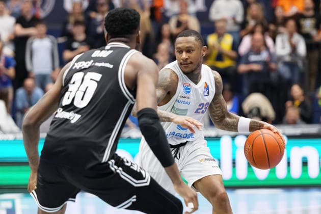 Ejiofor Onu Bamberg, 35 , Charles Callison MBC, 23 , Syntainics MBC vs BMA365 Bamberg Baskets, Basketball, 1 Bundesliga, Men, 33 Matchday, Season 2025 26, 08 05 2026 Weißenfels Stadthalle Sachsen Anhalt Germany