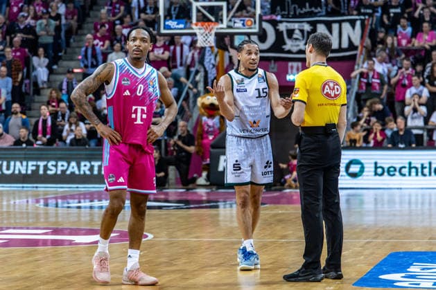 Jordan Roland VET CONCEPT Gladiators Trier, 15 discusses with the referee Telekom Baskets Bonn vs VET CONCEPT Gladiators Trier, Basketball, easy Credit BBL, 33 Matchday, 2025 2026, 08 05 2026 Telekom Baskets Bonn vs VET CONCEPT Gladiators Trier, Basketball, easy Credit BBL, 33 Matchday, 2025 2026, 08 05 2026 Bonn Copyright: xEibner-Pressefoto GerhardxWingenderx EP_GWR